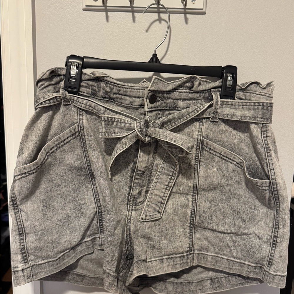 Universal Thread Gray High Waist Shorts with Tie-Belt - STRETCHY